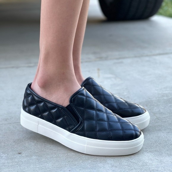 Black Platform Quilted Slip on sneakers - Picture 8 of 11